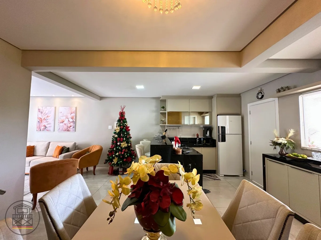 Excelente triplex com 3 dormitórios, sendo 1 com suíte no bairro Escola Agricola - foto 1