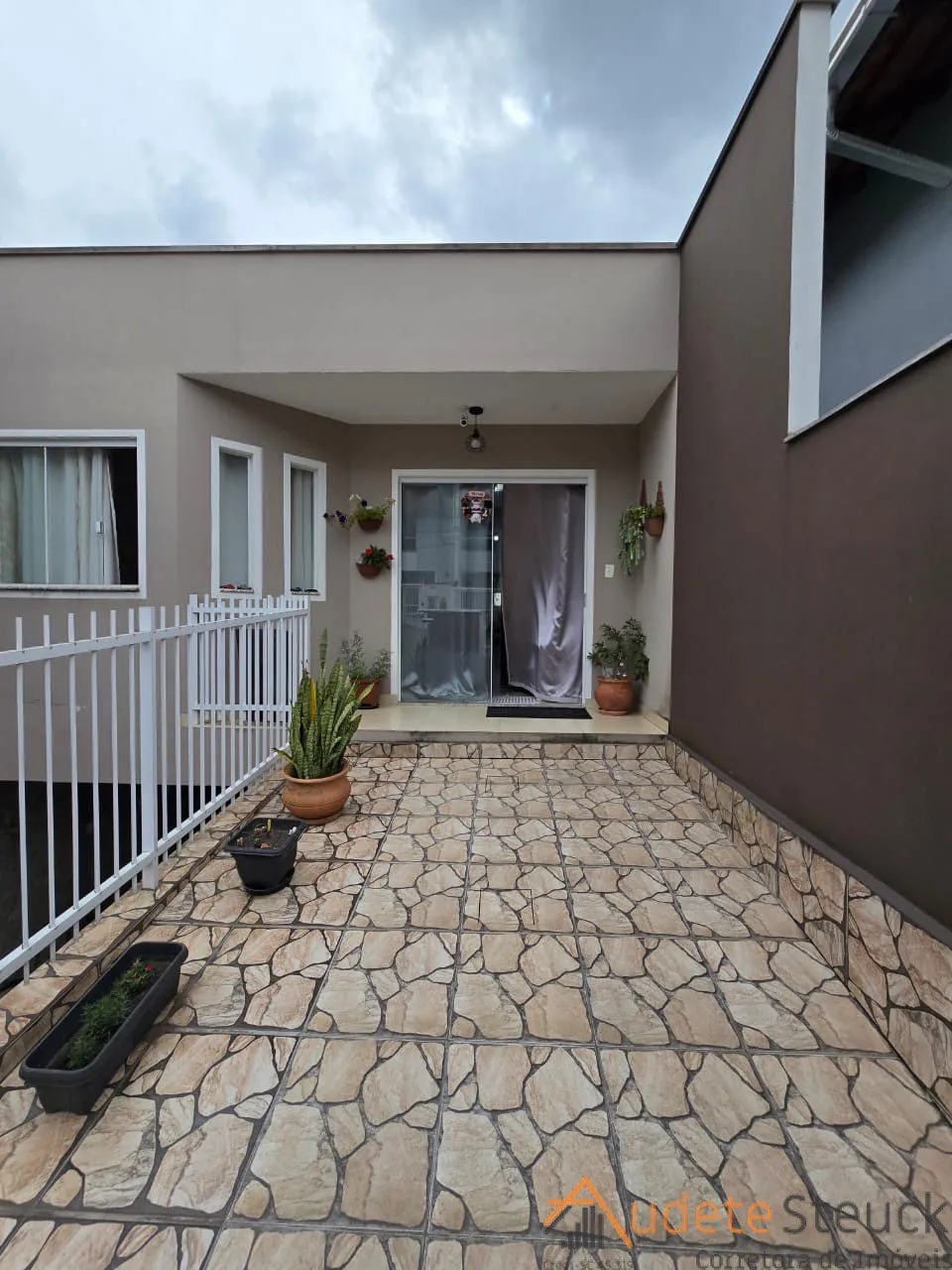 Casa Geminada Bairro Água Verde - foto 1