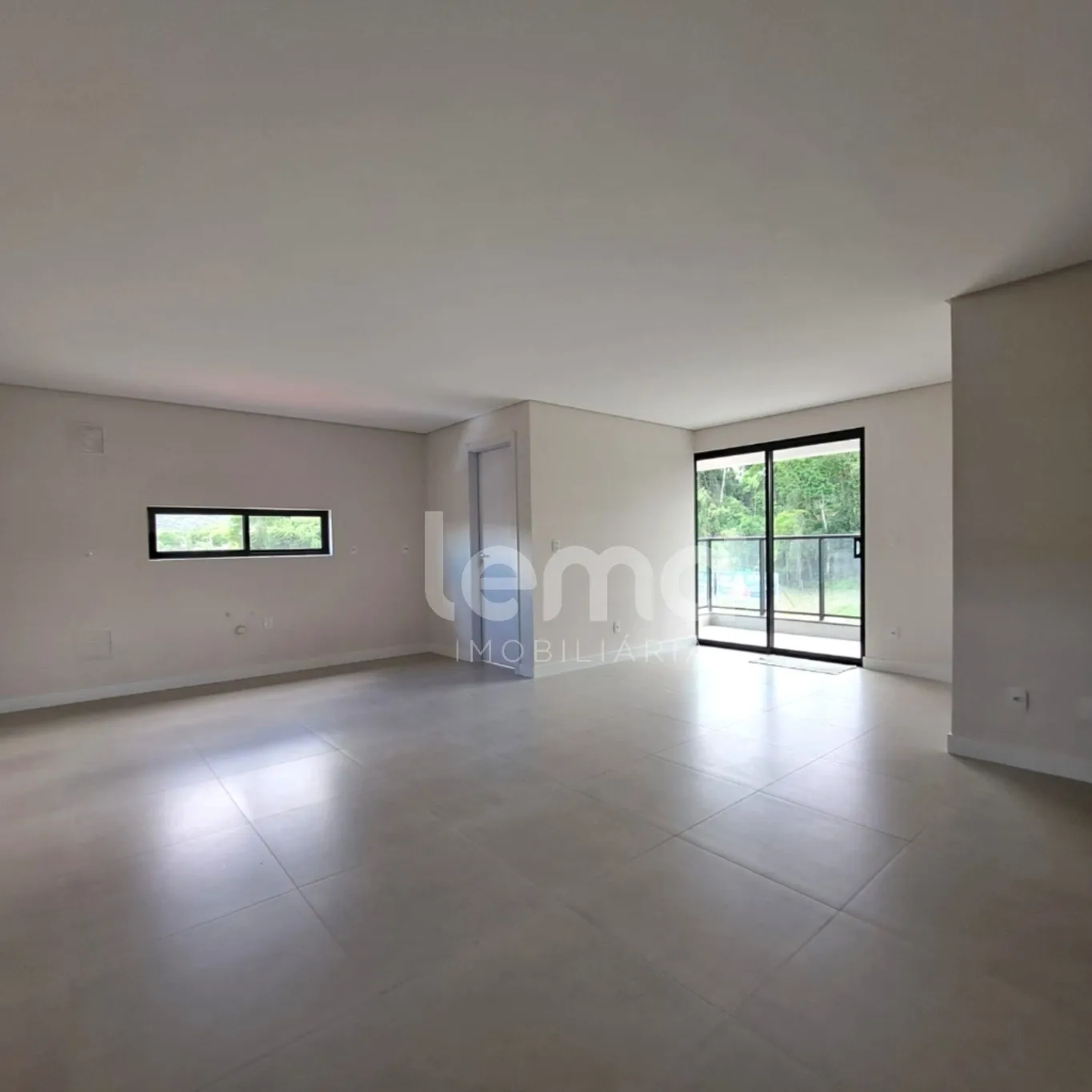 Apartamento 1 Suíte e 2 Demi-suítes no bairro Velha - Blumenau/SC. — foto 3