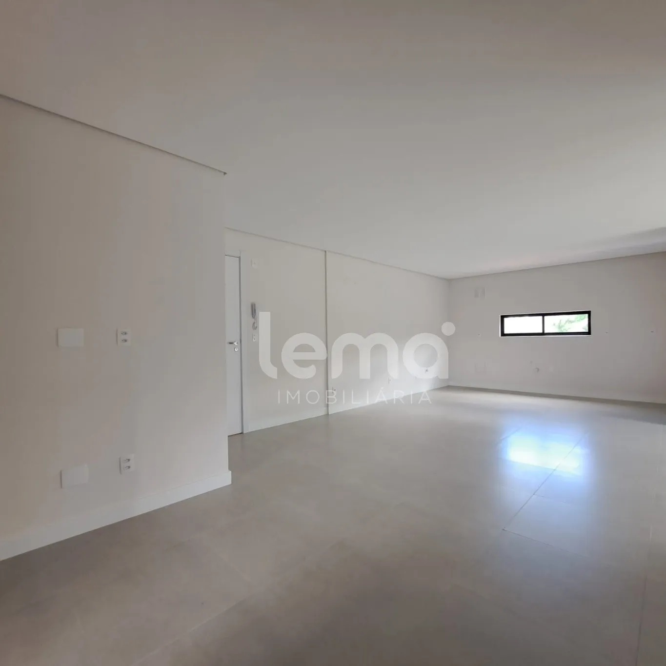 Apartamento 1 Suíte e 2 Demi-suítes no bairro Velha - Blumenau/SC. — foto 4