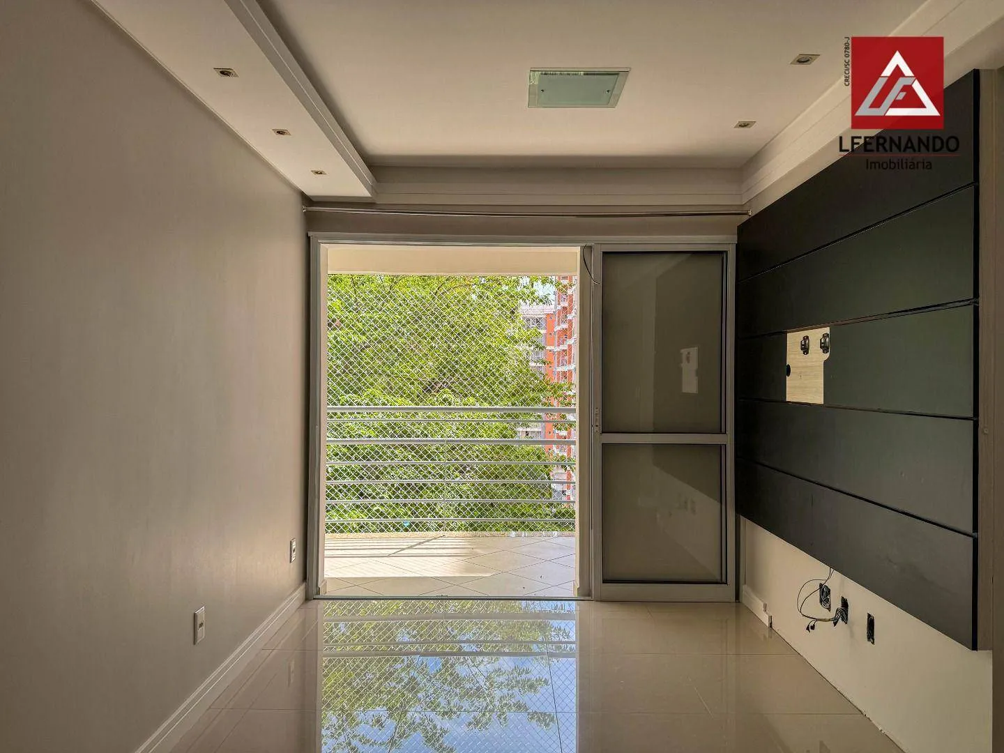 Apartamento semimobiliado com 3 dormitórios, sendo 1 suíte à venda, 75 m por R$ 498.000 - Água Verde - Blumenau/SC — foto 3