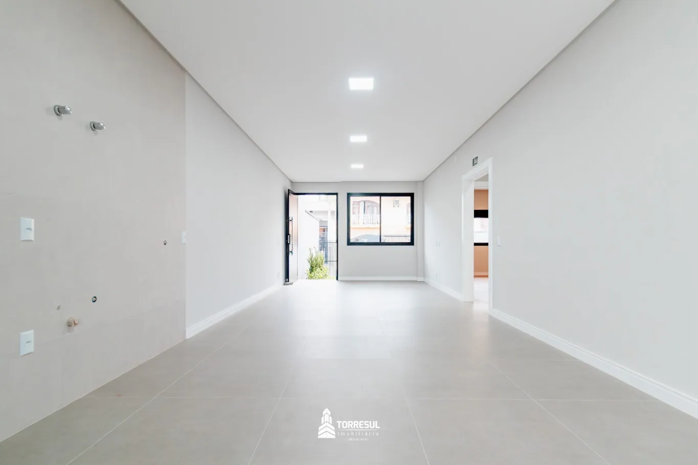 Casa moderna de 3 suítes e área de festa completa no bairro Escola Agrícola — foto 4
