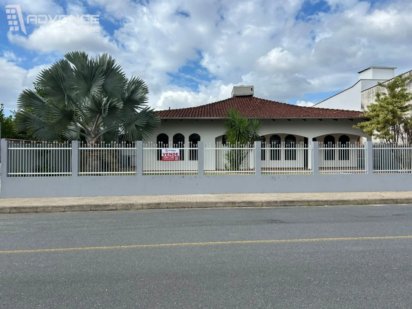 Casa de Alvenaria com Piscina em Timbó - foto 1