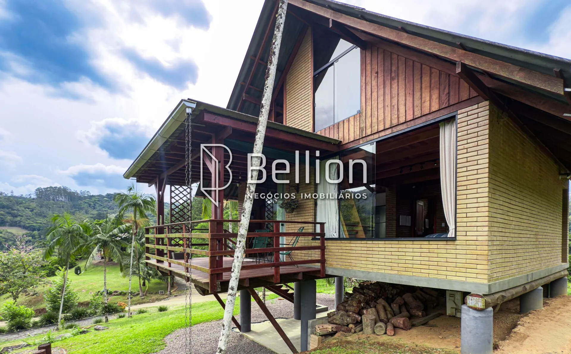 Chácara no Centro de Benedito Novo com terreno de 1.000m - foto 1