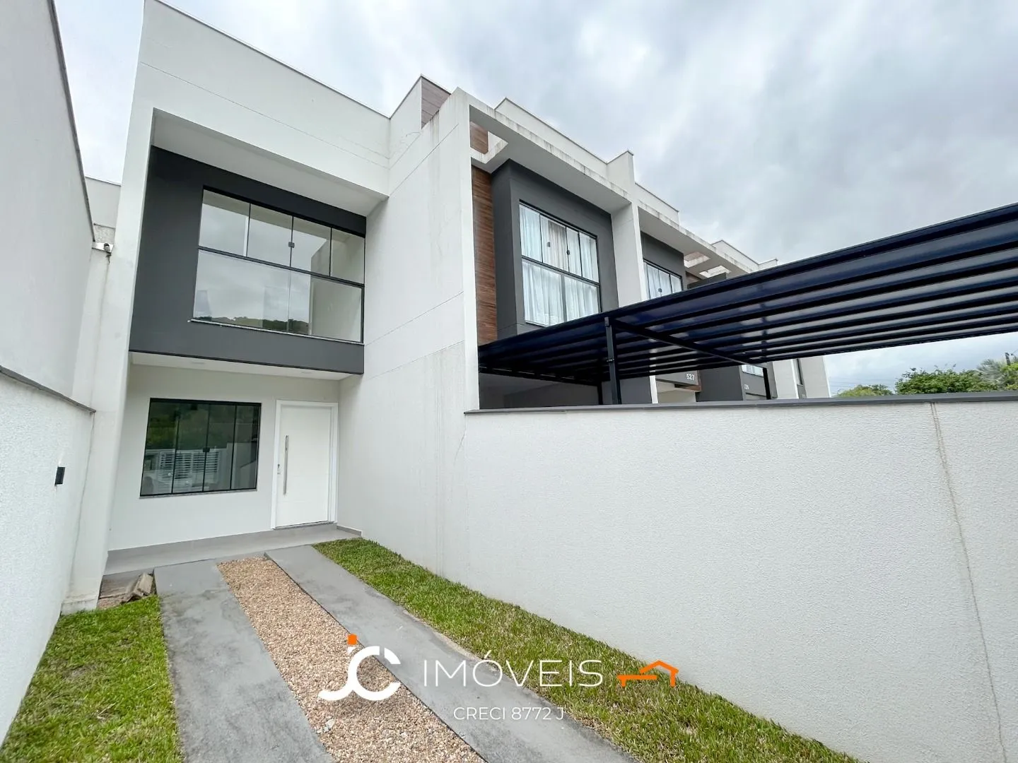 Sobrado com 2 dormitórios à venda, 69 m por R$ 400.000,00 - Água Verde - Blumenau/SC — foto 2