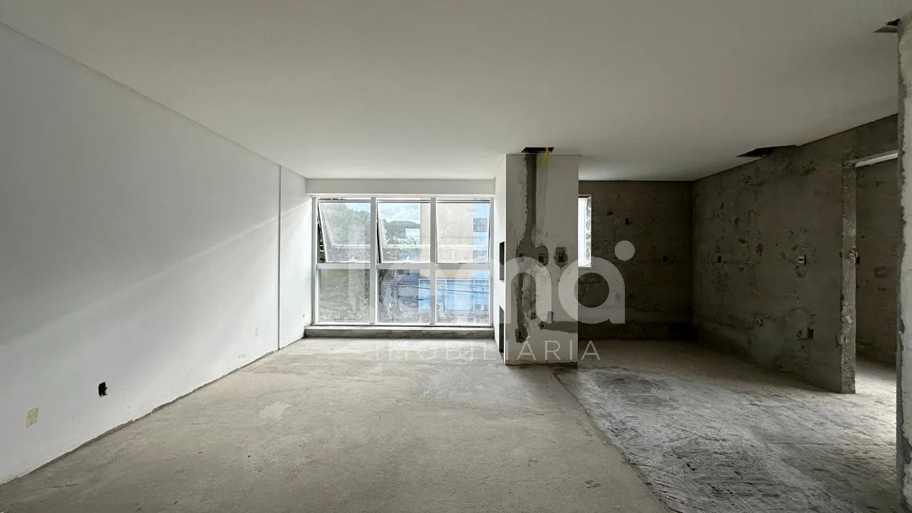 Apartamento com 3 dormitórios, sendo 1 suíte e 2 demi-suítes no Bairro Ponta Aguda. — foto 4