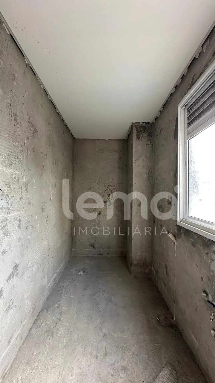 Apartamento com 3 dormitórios, sendo 1 suíte e 2 demi-suítes no Bairro Ponta Aguda. — foto 6