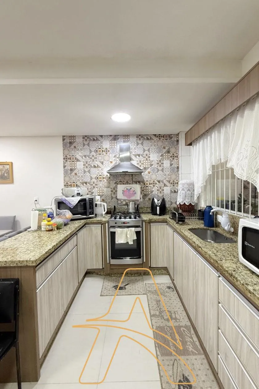 Sobrado à Venda no Bairro Tribess - 2 Suítes Semimobiliado — foto 4