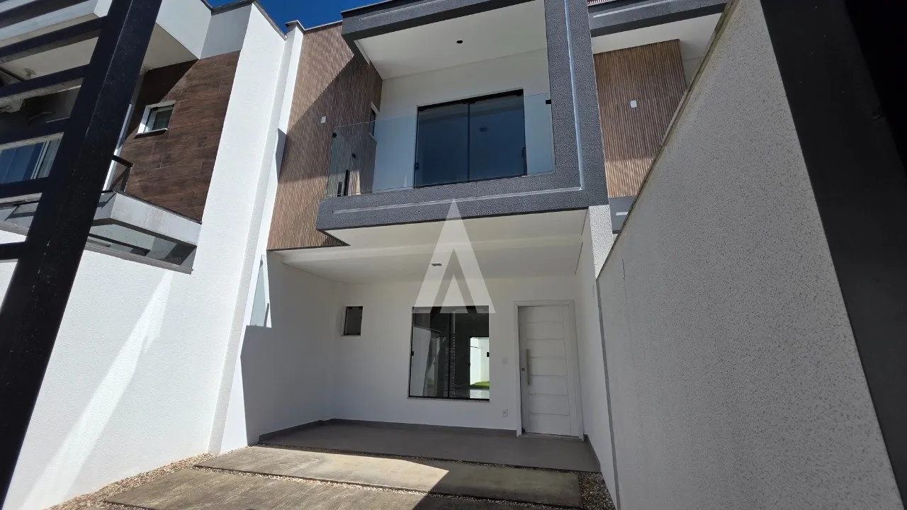 Sobrado geminado com 1 suíte e 2 quartos à venda no bairro Bom Retiro em Joinville-SC por R$ 660.000,00. - foto 1