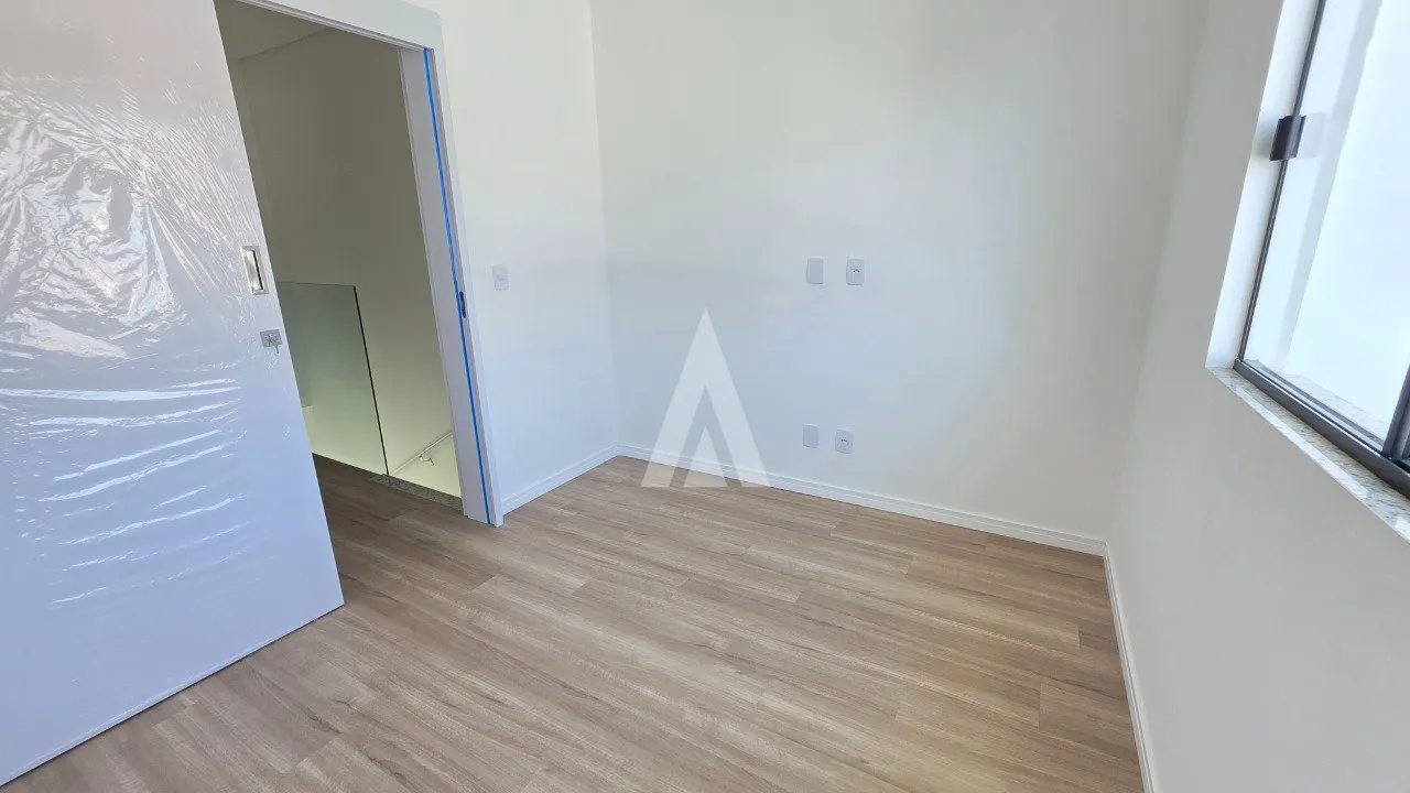 Sobrado geminado com 1 suíte e 2 quartos à venda no bairro Bom Retiro em Joinville-SC por R$ 660.000,00. — foto 7