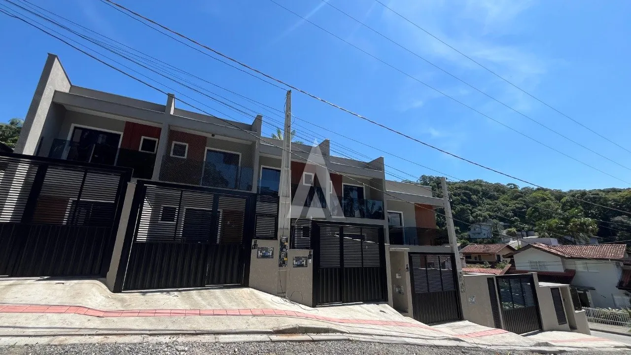 Casa com 2 suítes à venda no bairro Glória em Joinville-SC por R$ 480.000,00. - foto 1