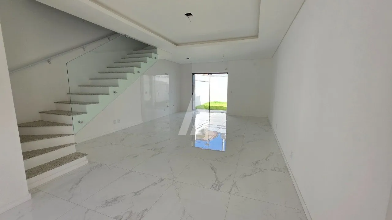 Sobrado geminado com 1 suíte e 2 quartos à venda no bairro Bom Retiro em Joinville-SC por R$ 638.000,00. — foto 2