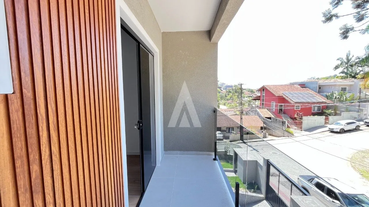 Casa com 2 suítes à venda no bairro Glória em Joinville-SC por R$525.000,00. - foto 1