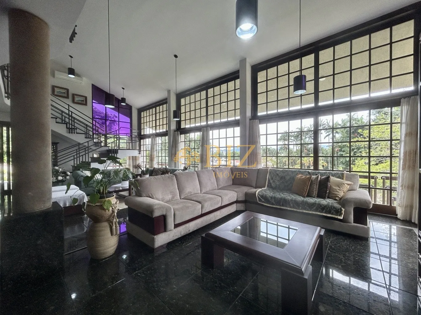 Ampla casa de 363,44m., na Rua Coronel Feddersen, no Bairro Itoupava Seca! — foto 2