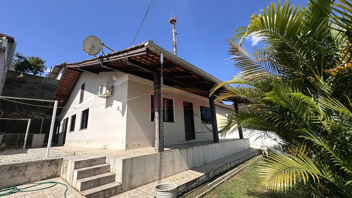 Ótima casa com 4 quartos e 2 vagas de garagem, no bairro Itoupava Norte em Blumenau/SC. — foto 4