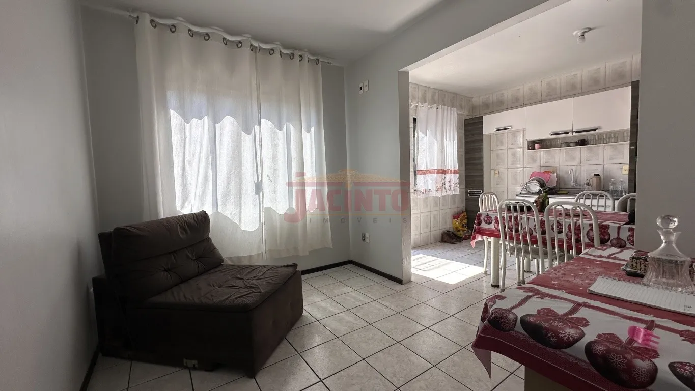 Ótima casa com 4 quartos e 2 vagas de garagem, no bairro Itoupava Norte em Blumenau/SC. — foto 7