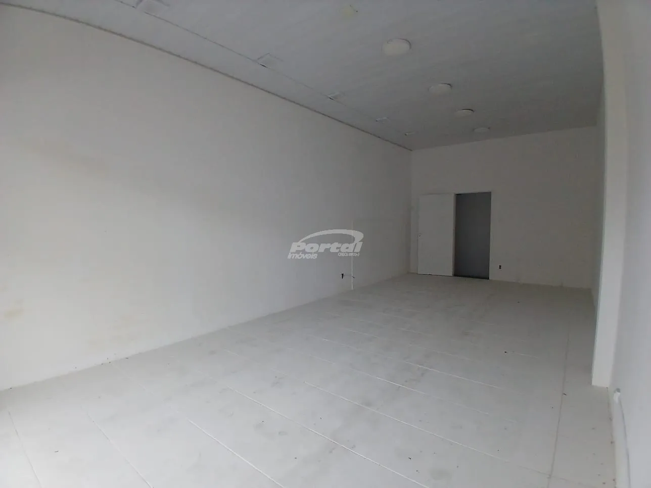 Loja terrea disponível para locação no bairro Garcia, em Blumenau. — foto 2