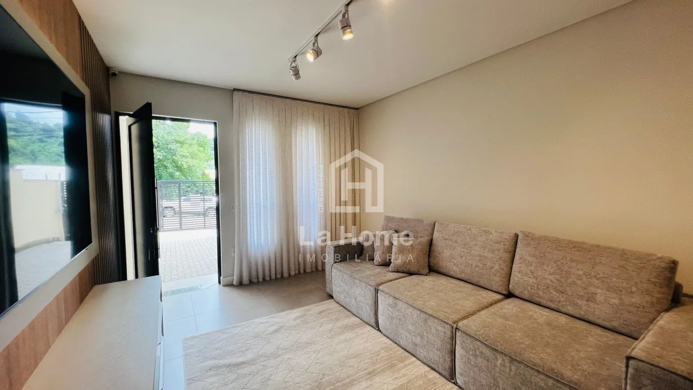 Sobrado semi mobiliado com 02 suítes, 02 vagas de garagem e churrasqueira à venda em Blumenau, Bairro Água Verde. — foto 4