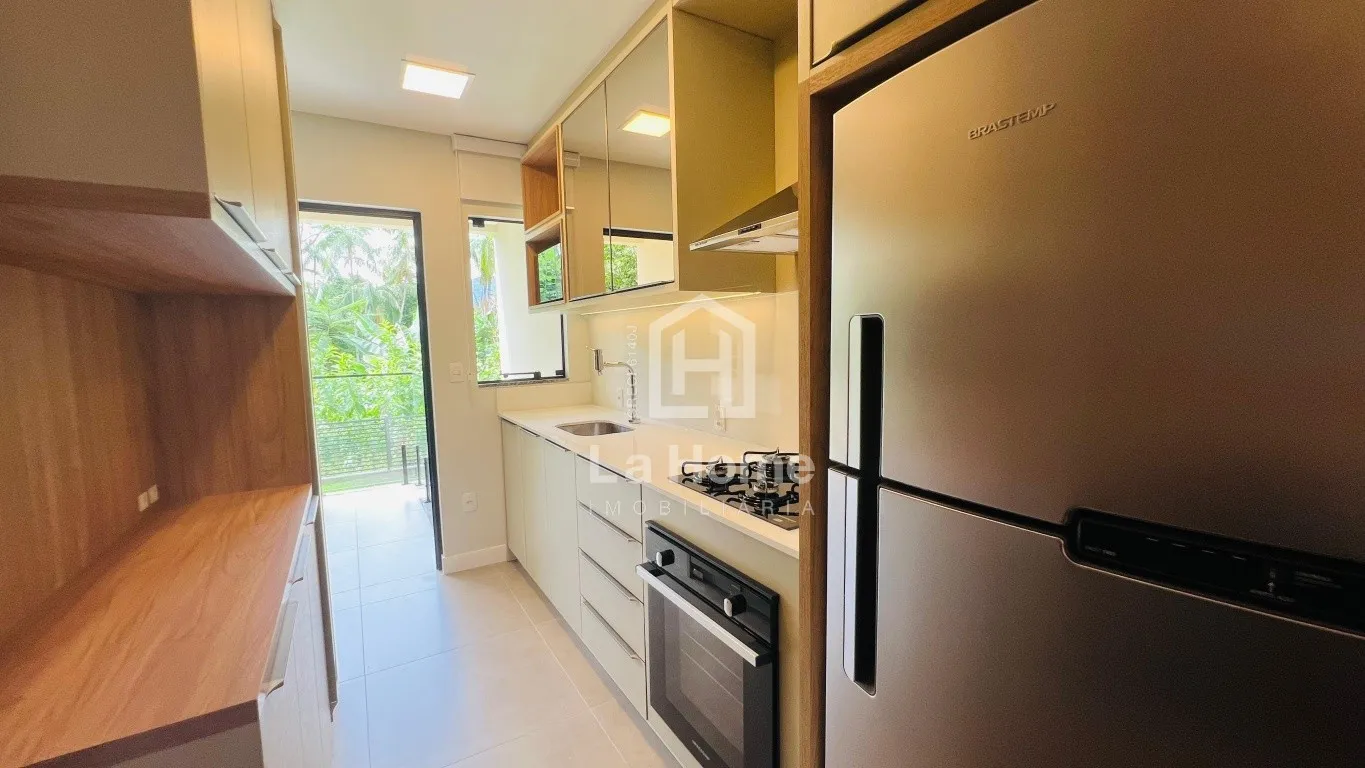 Sobrado semi mobiliado com 02 suítes, 02 vagas de garagem e churrasqueira à venda em Blumenau, Bairro Água Verde. — foto 7