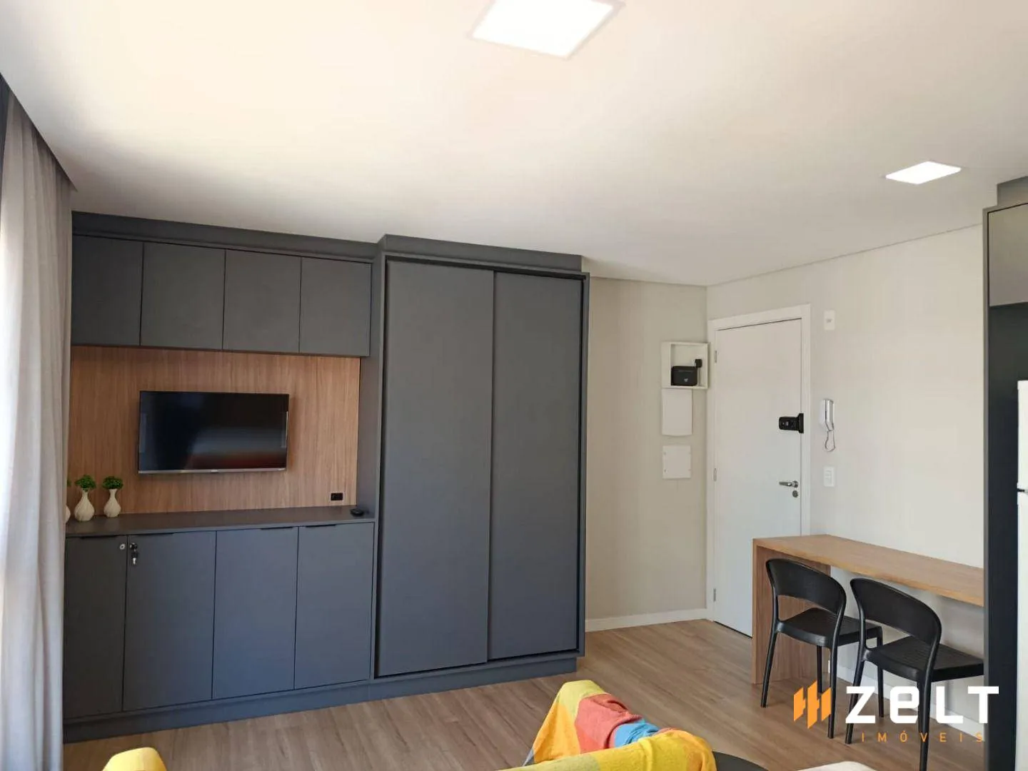 Apartamento com 1 dormitório para alugar, 30 m por R$ 2.100,00/mês - Centro - Blumenau/SC - foto 1