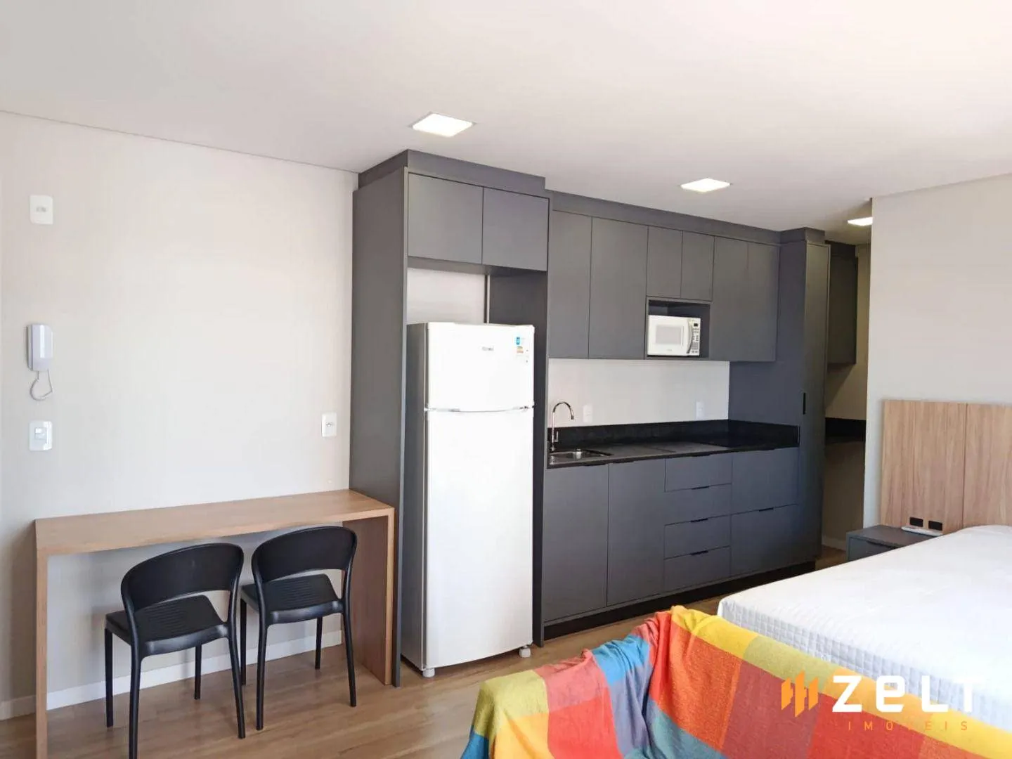 Apartamento com 1 dormitório para alugar, 30 m por R$ 2.100,00/mês - Centro - Blumenau/SC — foto 2