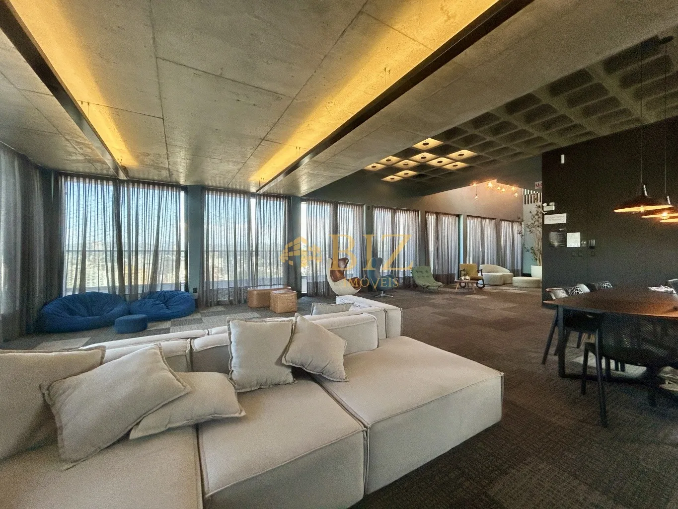 Lindo e confortável loft totalmente mobiliado do ladinho da FURB, em condomínio moderno e com infra completa de lazer! — foto 4