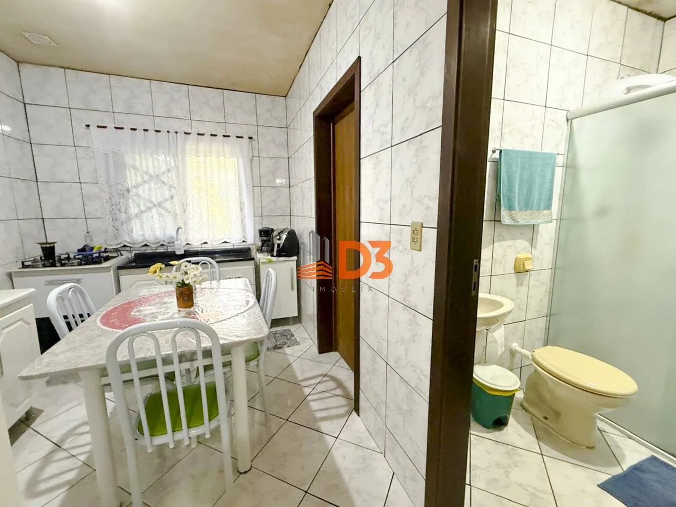 Casa com Amplo Terreno no Bairro Tribess — foto 2