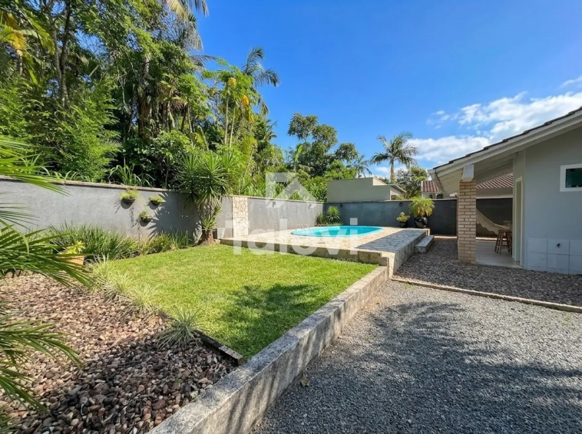 Casa Ampla com Piscina no Centro de Pomerode - Conforto e Localização Privilegiada — foto 2