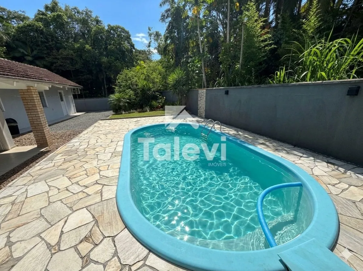 Casa Ampla com Piscina no Centro de Pomerode - Conforto e Localização Privilegiada — foto 3
