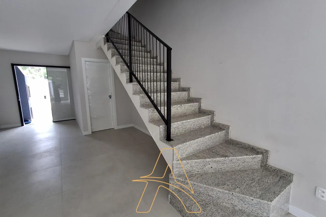 Sobrado Novo à Venda no Bairro Testo Salto - Piscina e 02 Suítes — foto 5