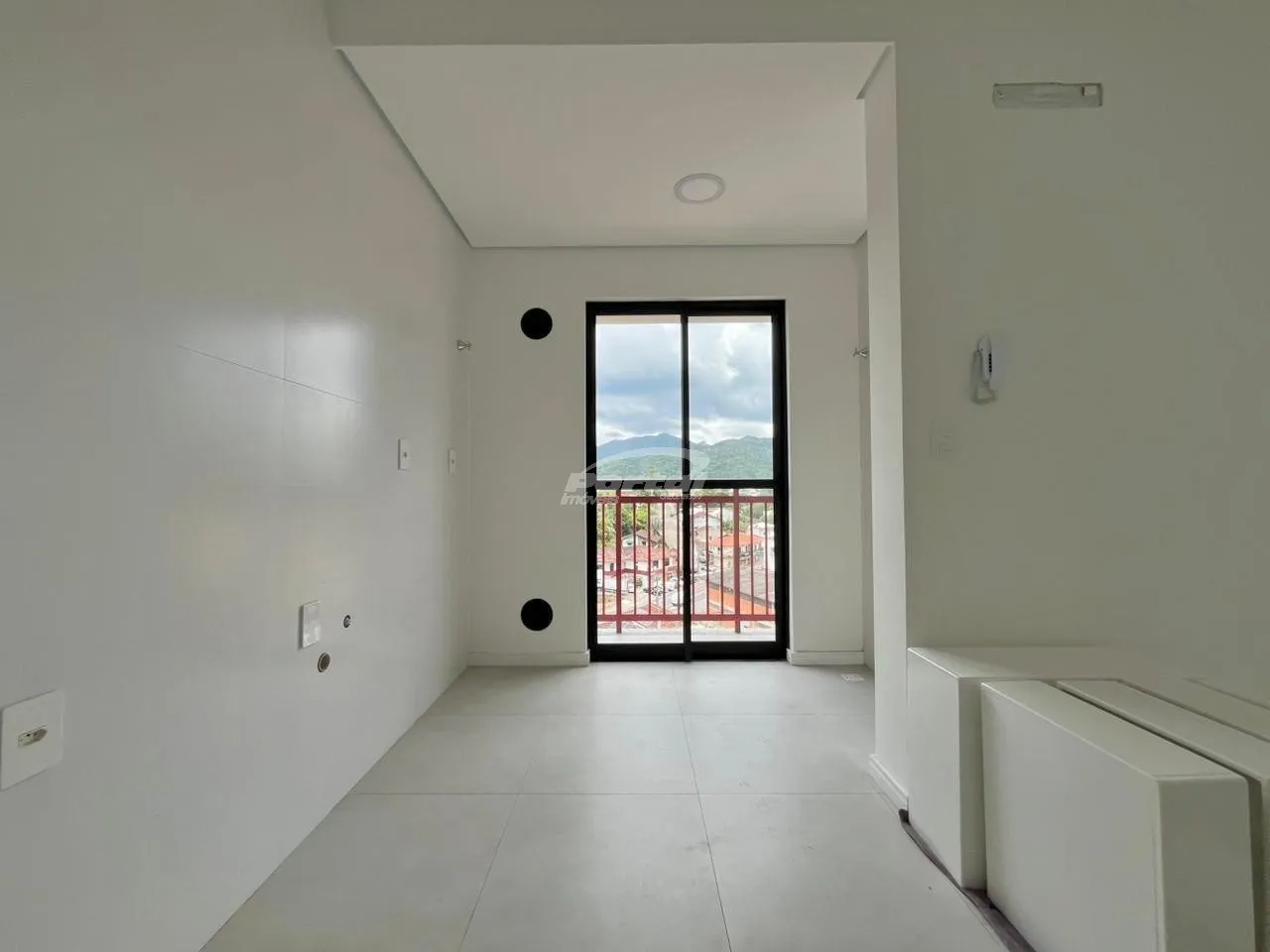 Apartamento com 2 Dormitórios (1 suíte) e 70 m | Bairro Velha em Blumenau! — foto 2