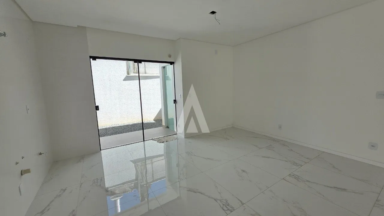 Sobrado geminado com 1 suíte e 2 quartos à venda no bairro Bom Retiro em Joinville-SC por R$ 660.000,00. — foto 4