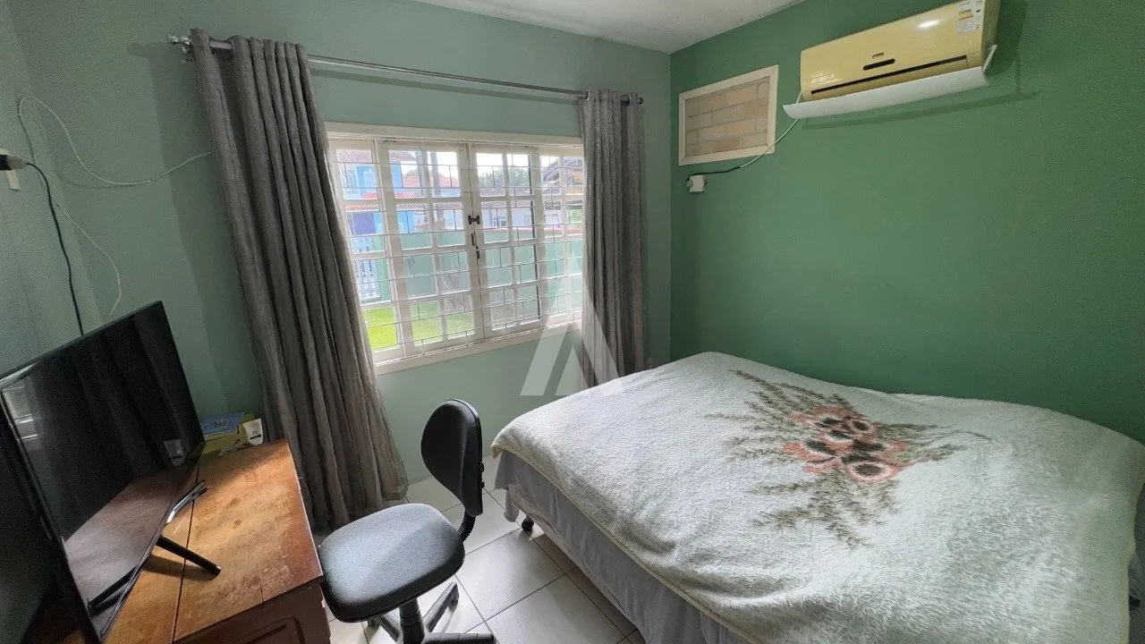 Sobrado com 2 suítes mais 1 quarto à venda no bairro Espinheiros em Joinville - SC por R$ 945.000,00. — foto 5