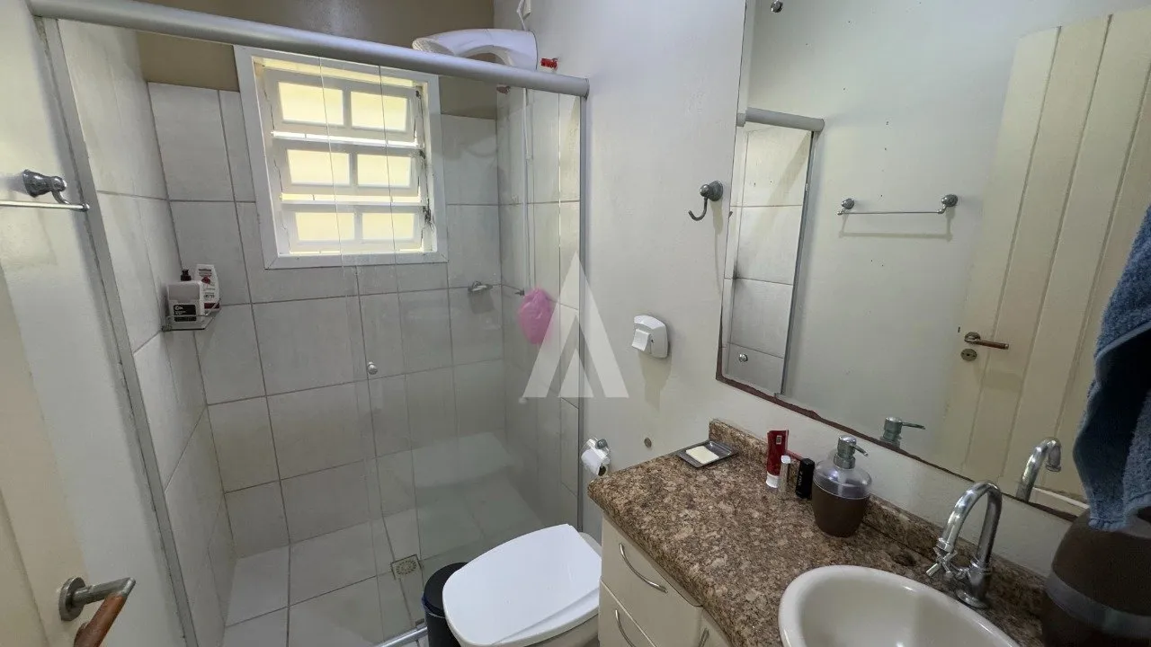 Sobrado com 2 suítes mais 1 quarto à venda no bairro Espinheiros em Joinville - SC por R$ 945.000,00. — foto 7
