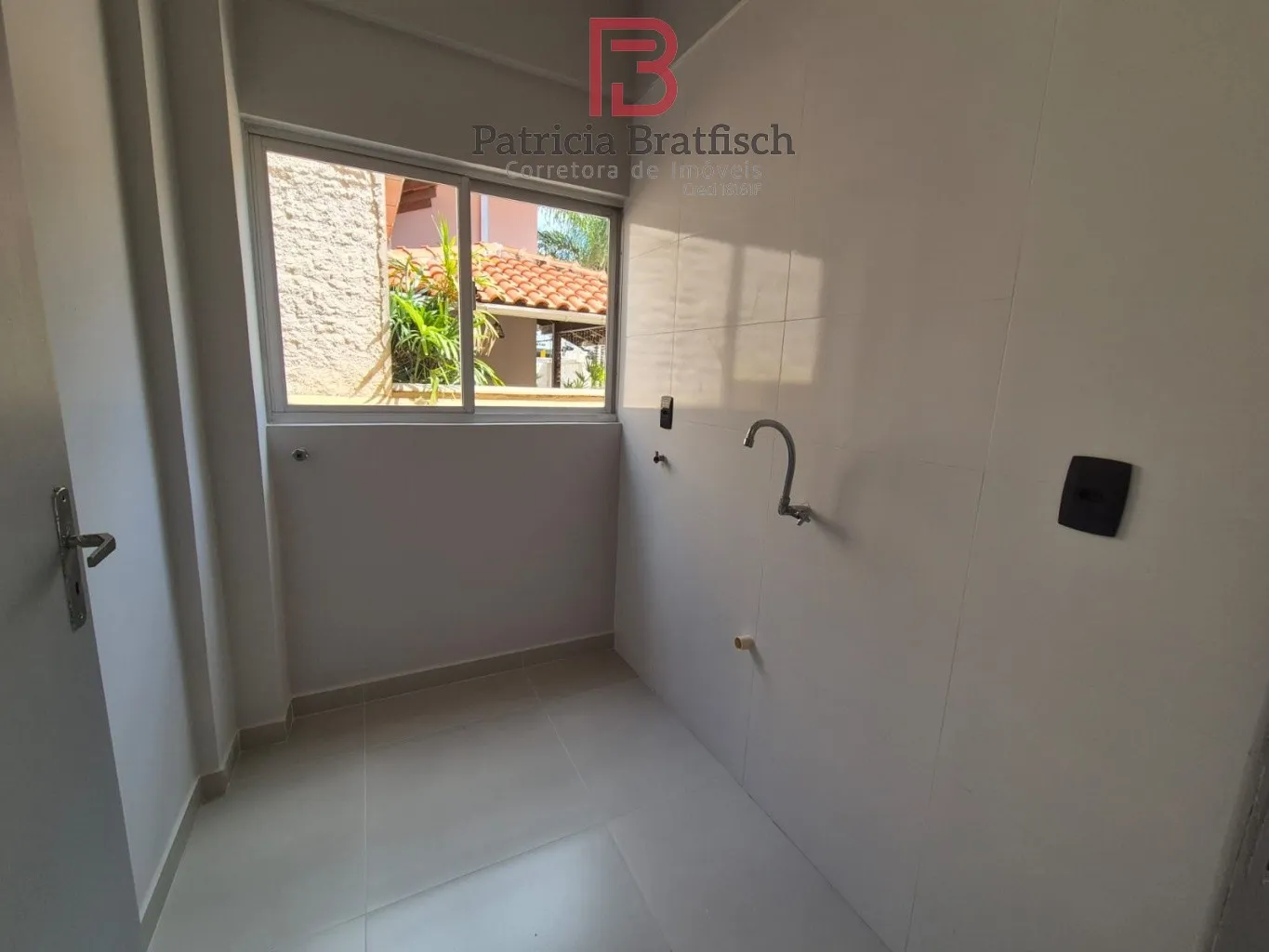 Apartamento com 02 dormitórios, em ótima localização, nas proximidades da Vila Germânica. — foto 3