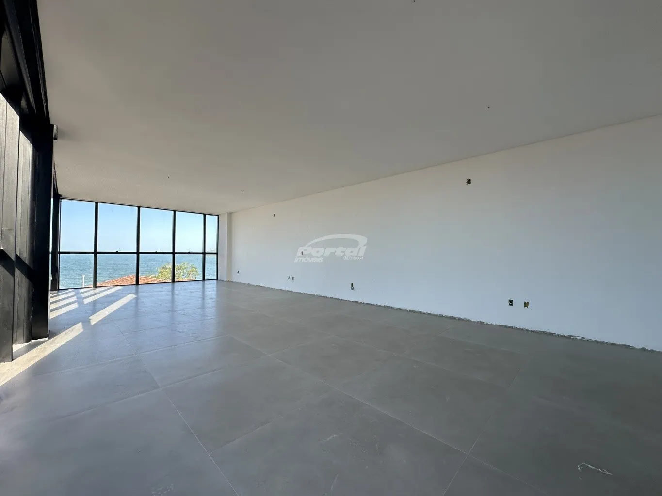 Excelente sala comercial com vista ampla para o mar, no Centro de Balneário Piçarras. (22678). — foto 5