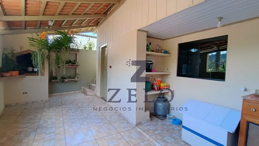 Excelente Casa Mista bem próxima a Escola Munic. Almirante Tamandaré — foto 3