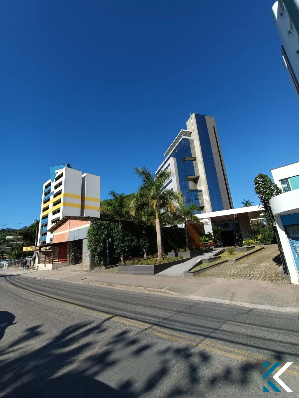 Excelente Sala Comercial no Centro Integrado Casa Blumenau - Bairro Garcia — foto 5