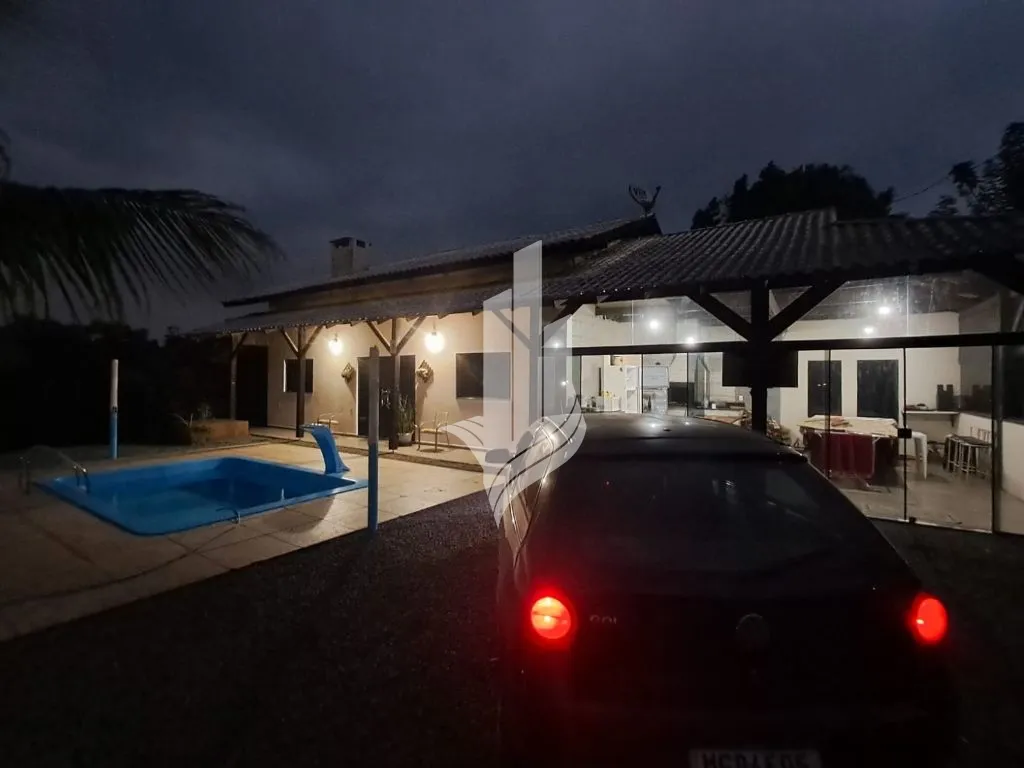 Casa em condomínio fechado na cidade de Rodeio - foto 1