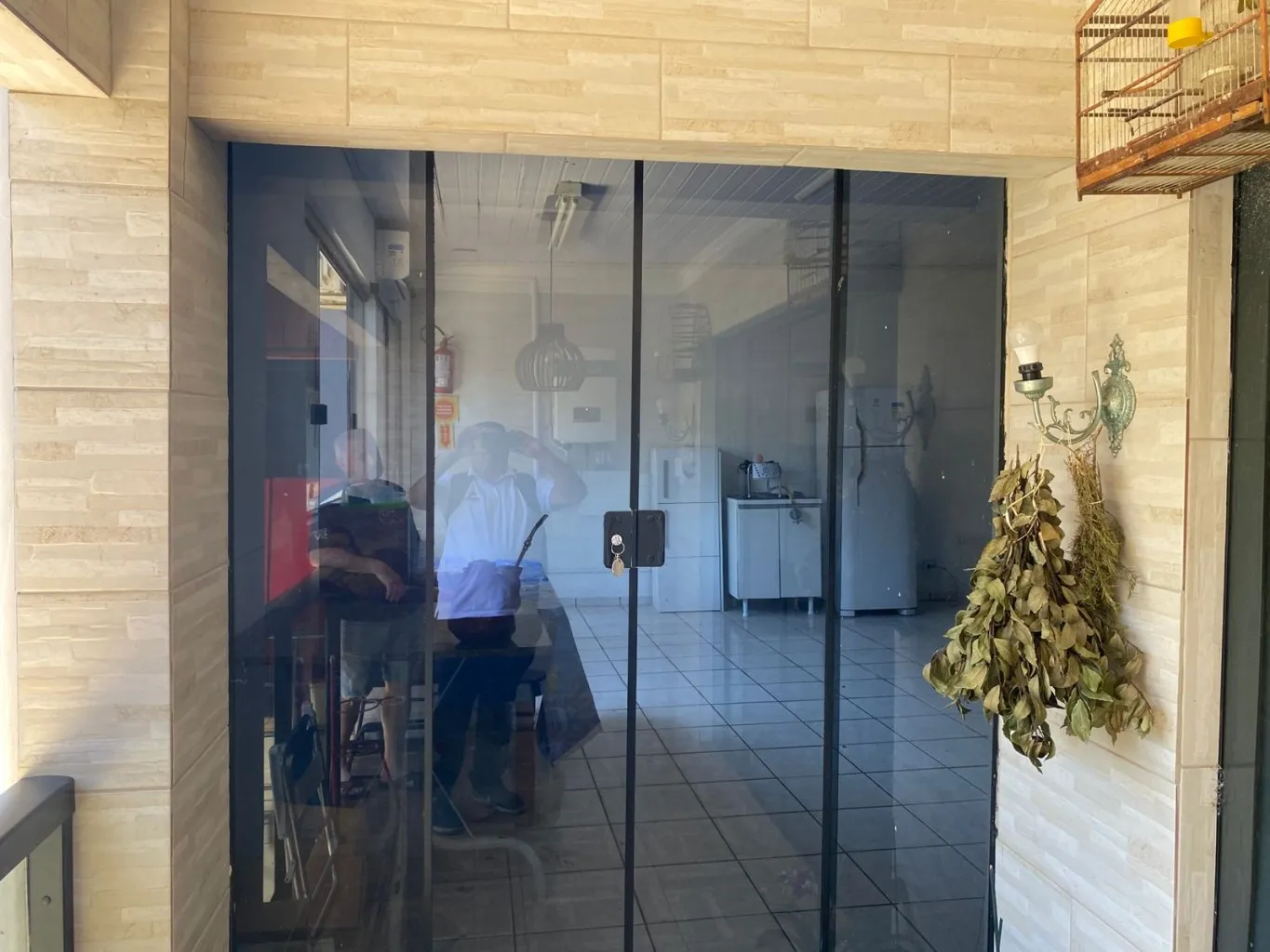 Casa com 4 quitinetes e sala comercial excelente oportunidade de renda — foto 4