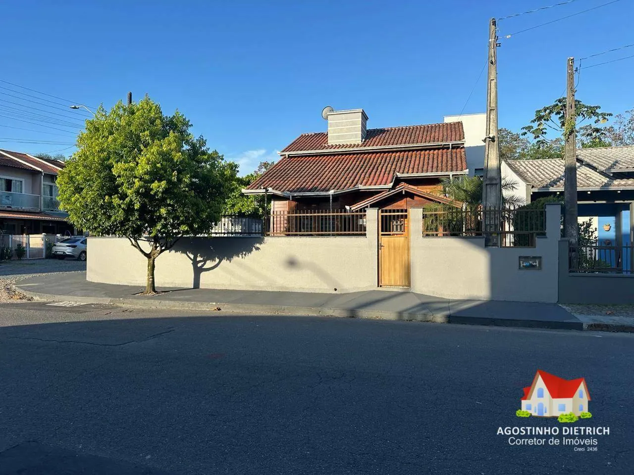 Conforto & Estilo! Sobrado Residencial C/03 Quartos C/Suite+Closet+Moveis+ Eletros+Edicula C/Area de Festa + Piscina No Bairro Aventureiro! — foto 2