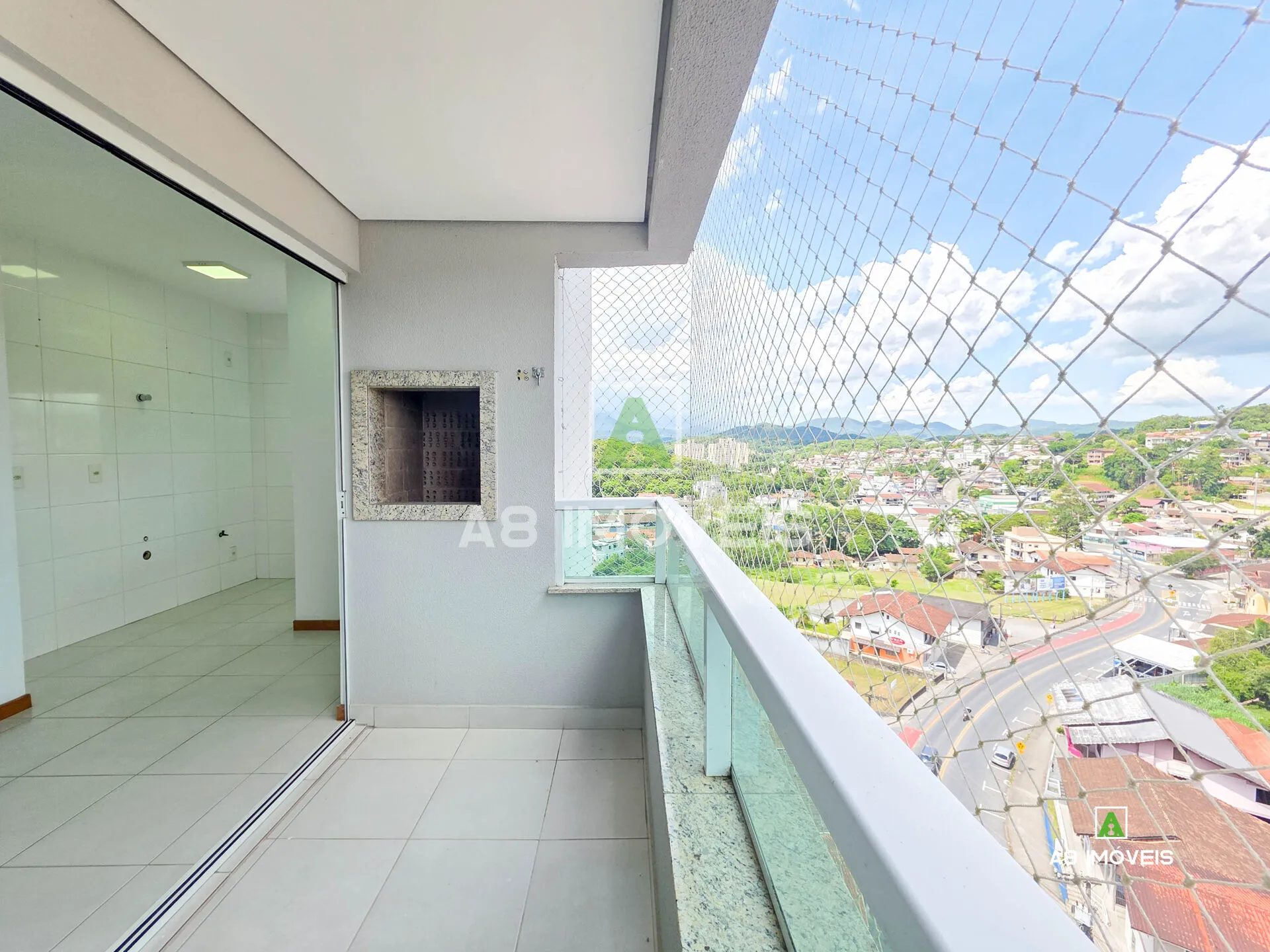 Apartamento com 2 quartos sendo 1 suíte, andar alto, 2 vagas individuais - foto 1