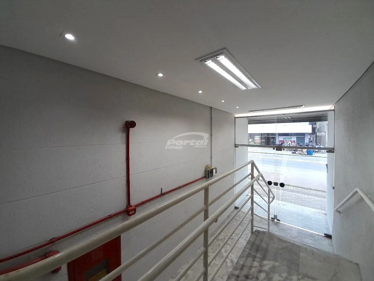 Sala ampla comercial disponível para locação no bairro Itoupava Norte, em Blumenau. — foto 3
