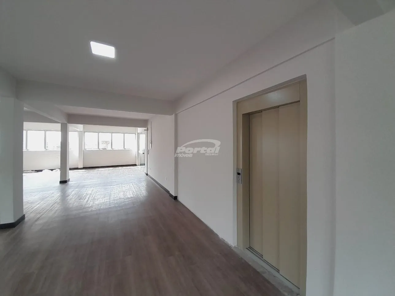 Sala ampla comercial disponível para locação no bairro Itoupava Norte, em Blumenau. — foto 5