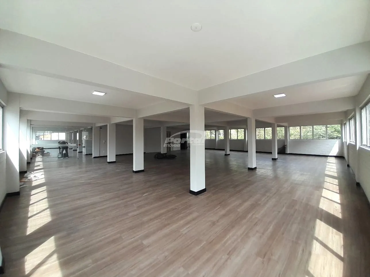 Sala ampla comercial disponível para locação no bairro Itoupava Norte, em Blumenau. — foto 7