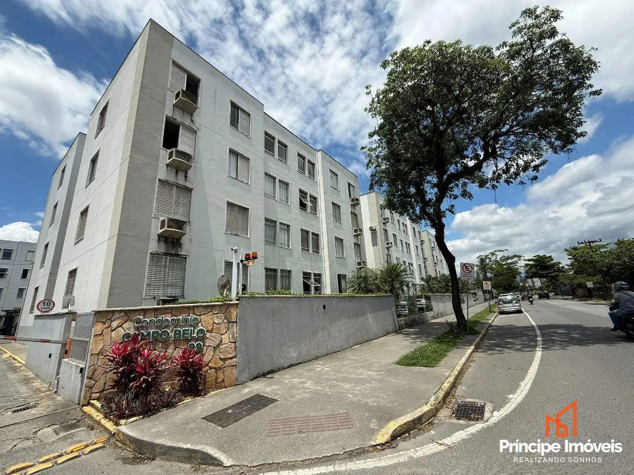 Apartamento com 3 quartos no Bucarein em Joinville — foto 2