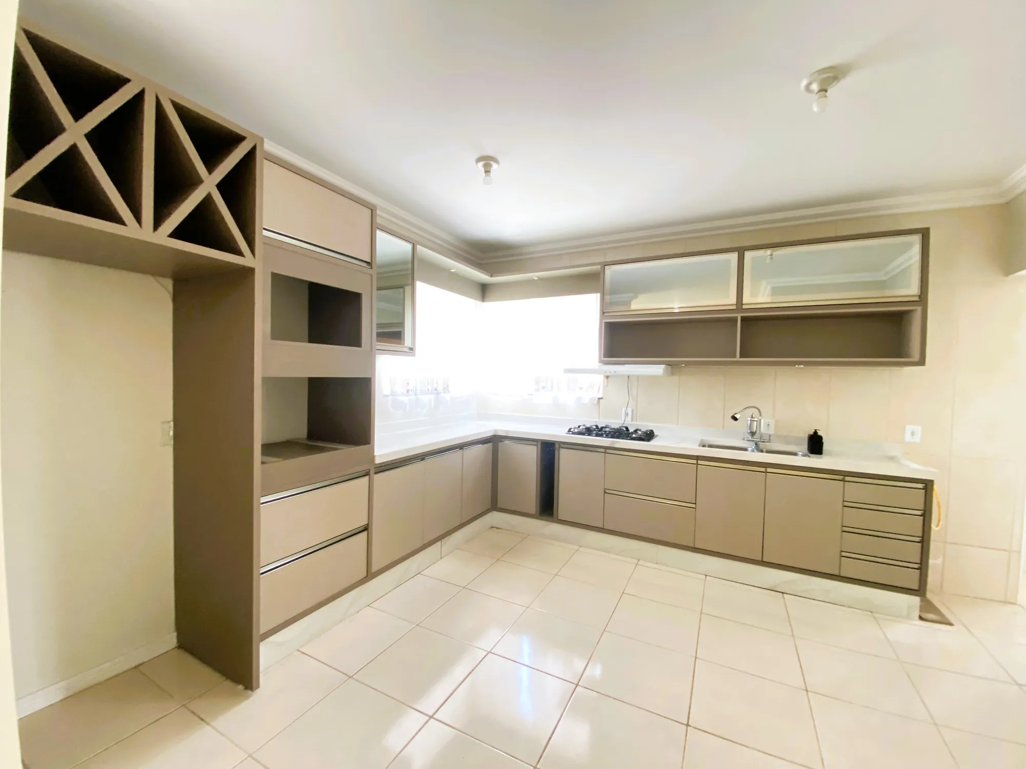 Linda casa de esquina à venda! — foto 5