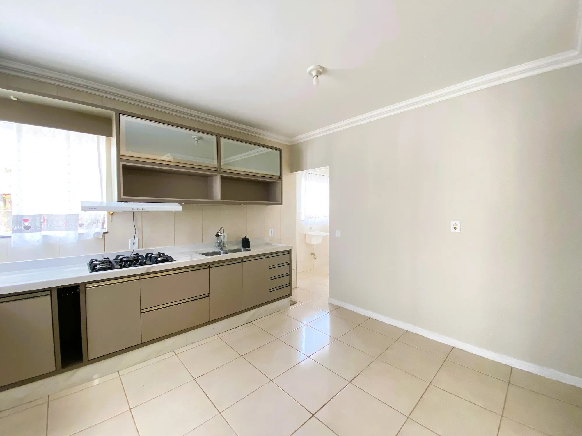 Linda casa de esquina à venda! — foto 6