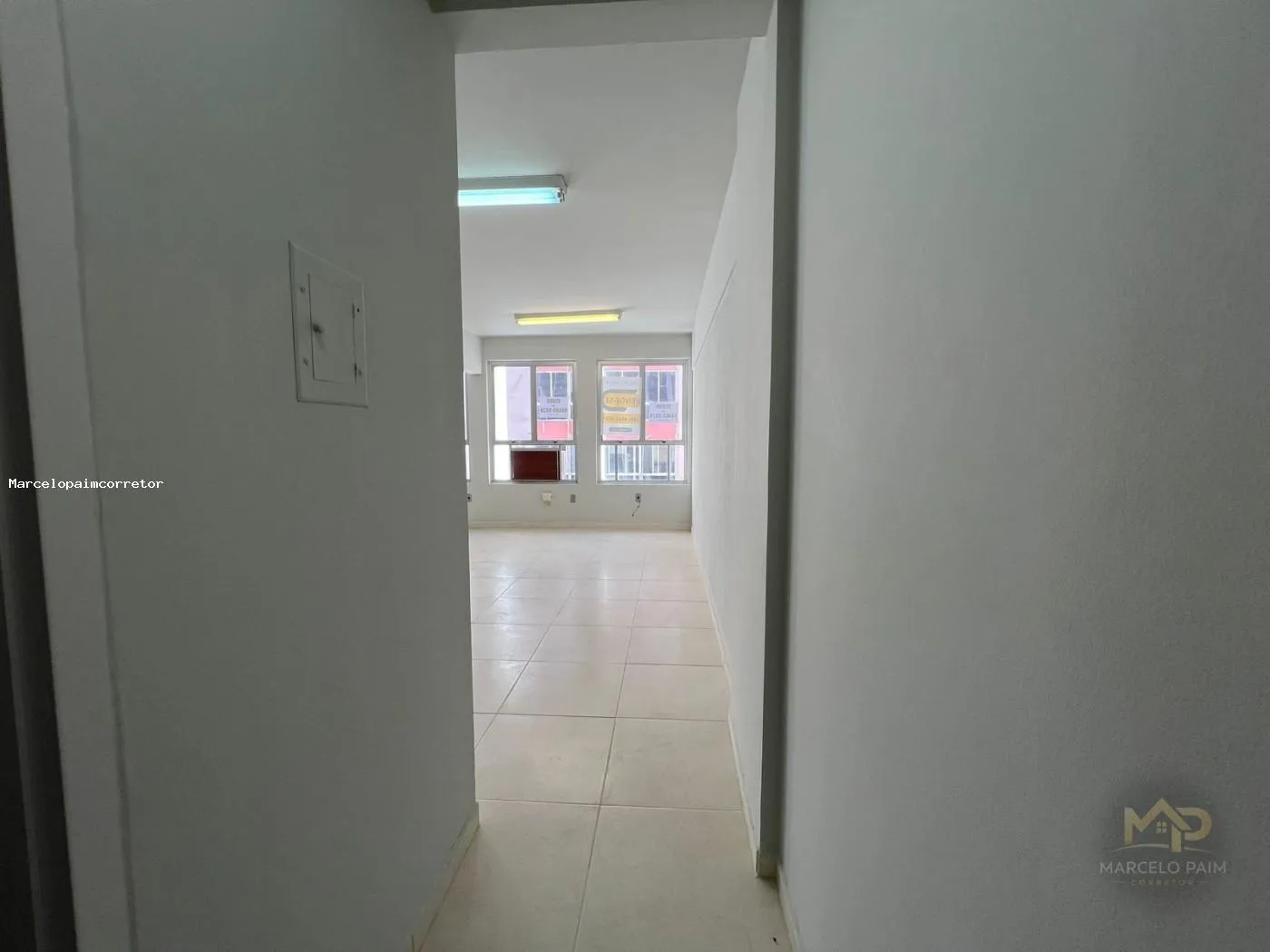 Sala Comercial para Venda em Florianópolis, Centro, 1 banheiro — foto 4