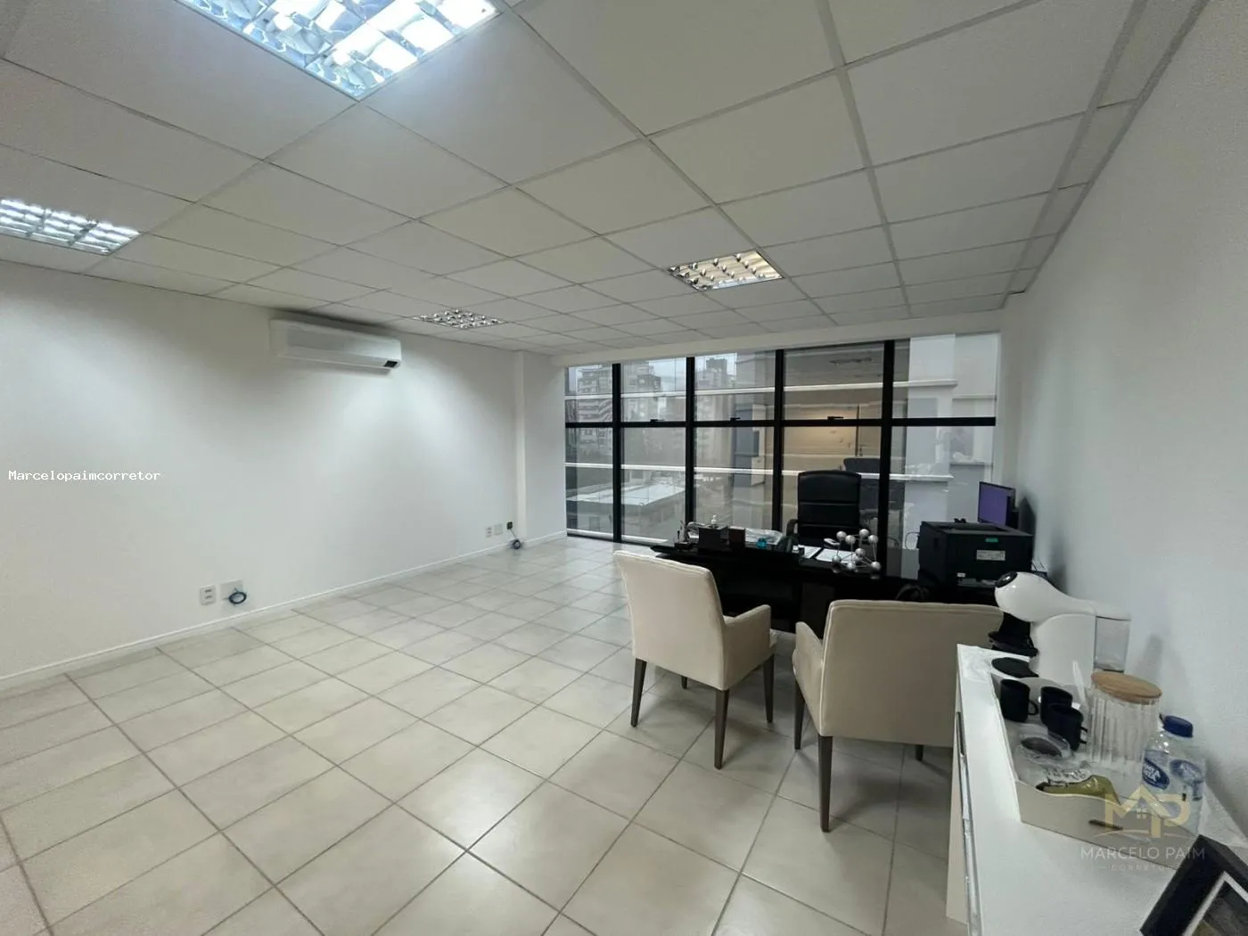 Sala Comercial para Venda em Florianópolis, Centro, 1 banheiro, 2 vagas — foto 3